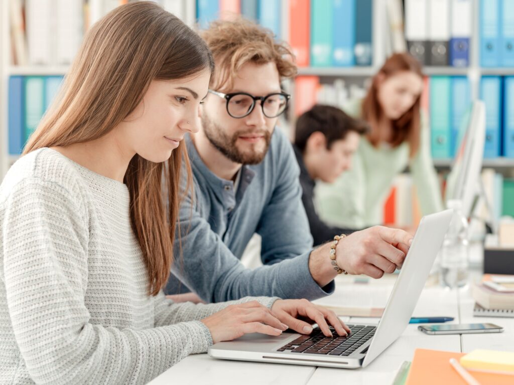 French C1 advanced learners in study session – college of French language in Surrey