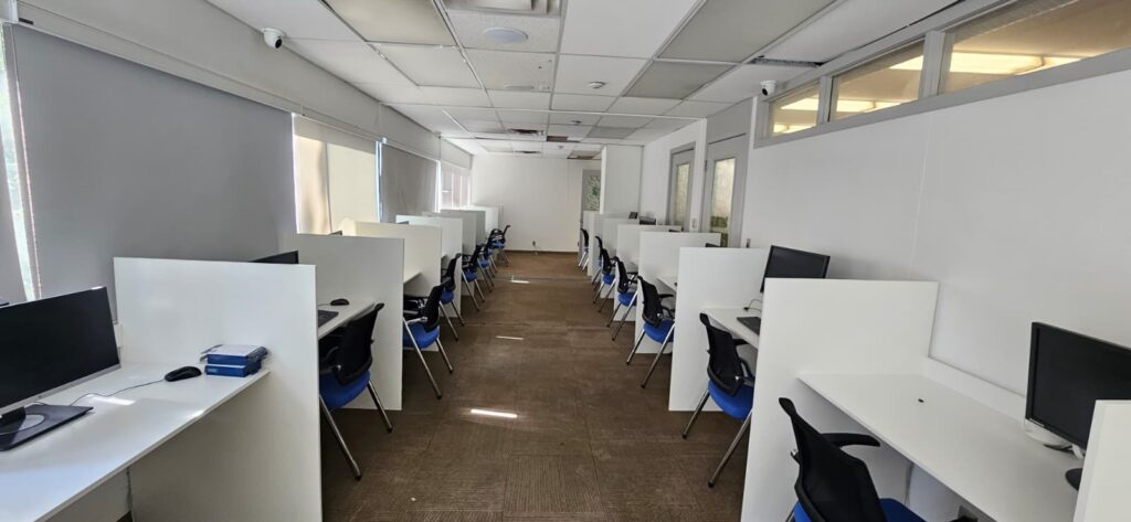 ESL English language learning course in Surrey BC